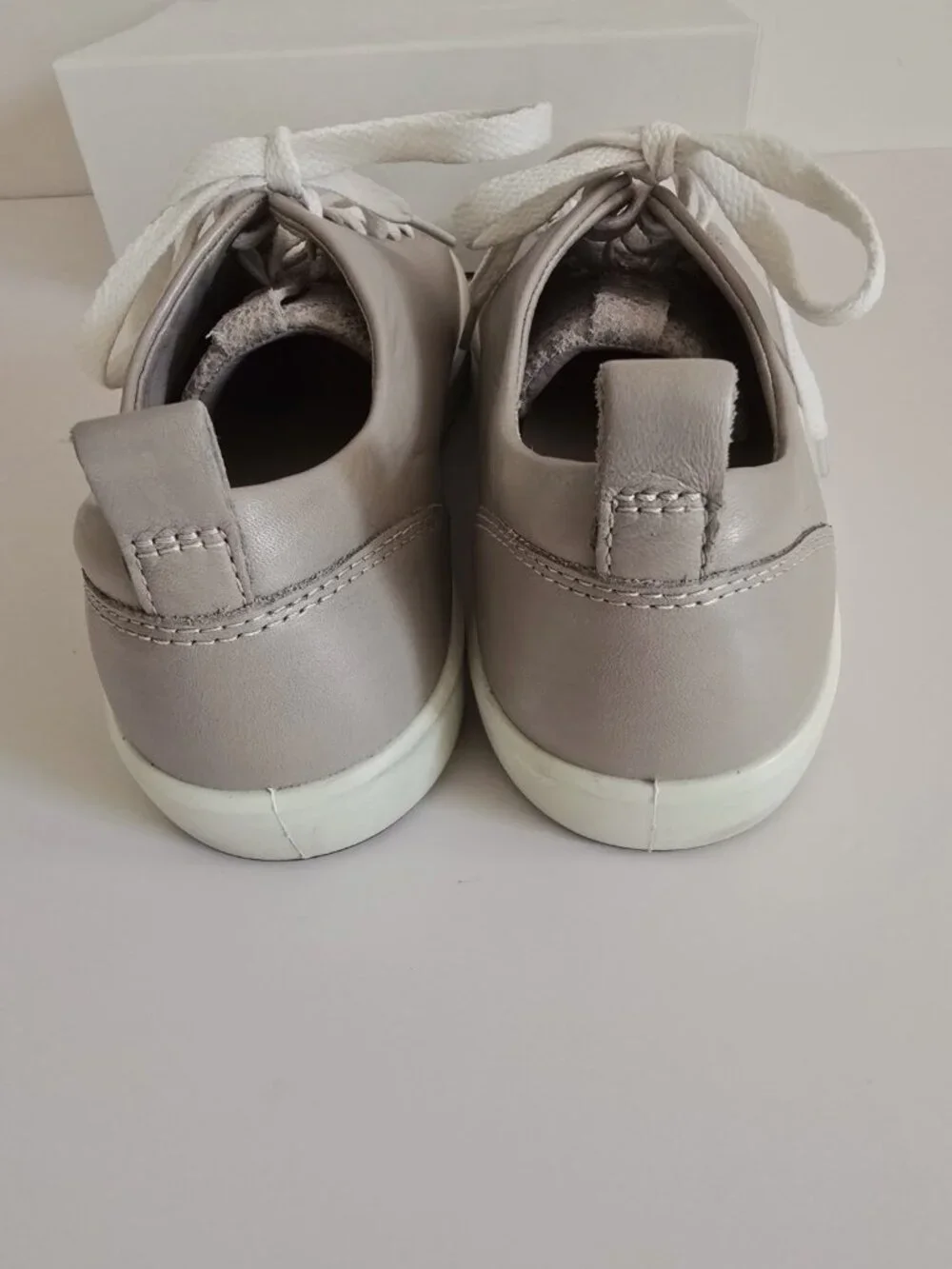 Ecco Soft 7 Grey Gray Lace Up Leather Shoes Sneakers Size 7 Womens Embossed